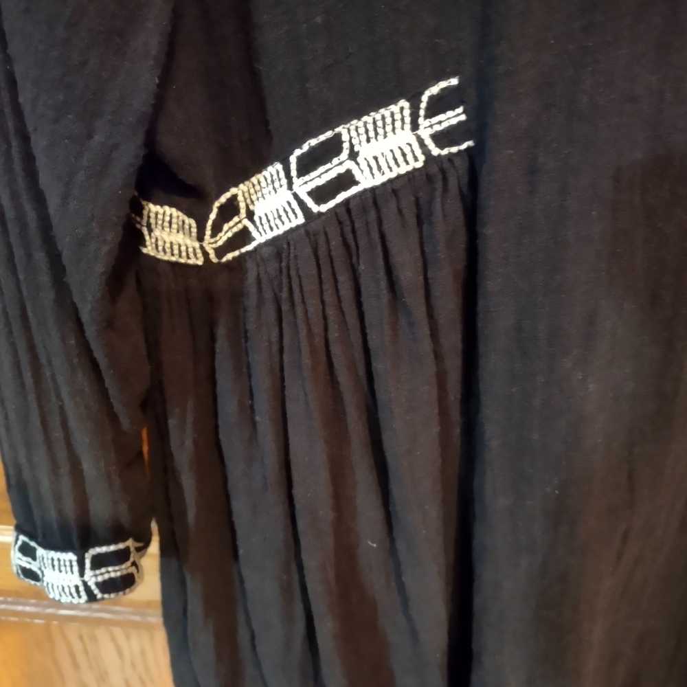 Embroidered top - Picture 4 of 4